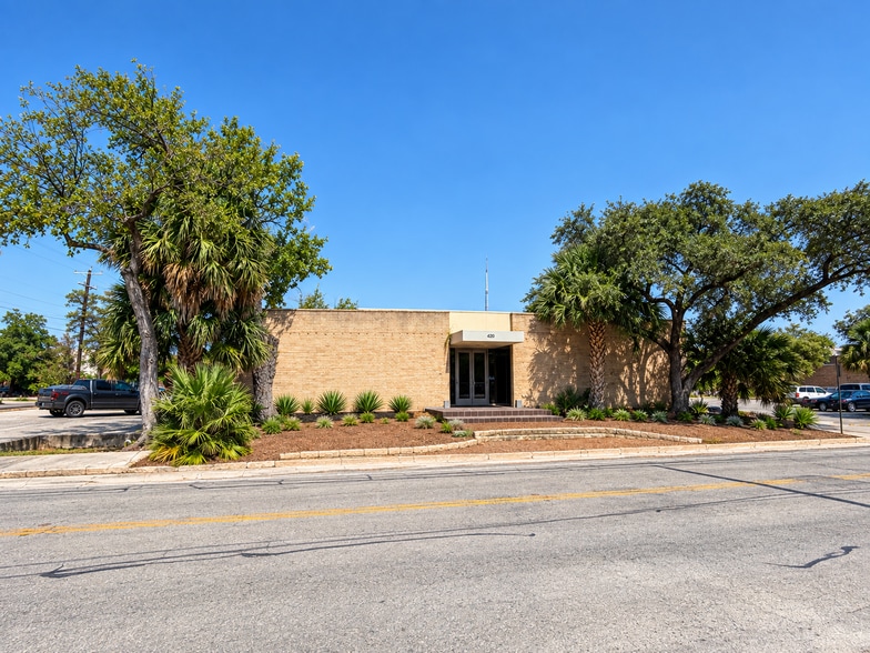 Primary Photo Of 420 Baltimore Ave, San Antonio Office For Sale