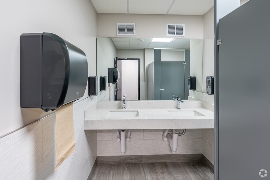 More Photos Of 200 Mamaroneck Ave, White Plains Unknown For Lease