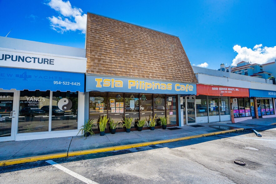 More Photos Of 1083 SE 17th St, Fort Lauderdale Convenience Store For Sale
