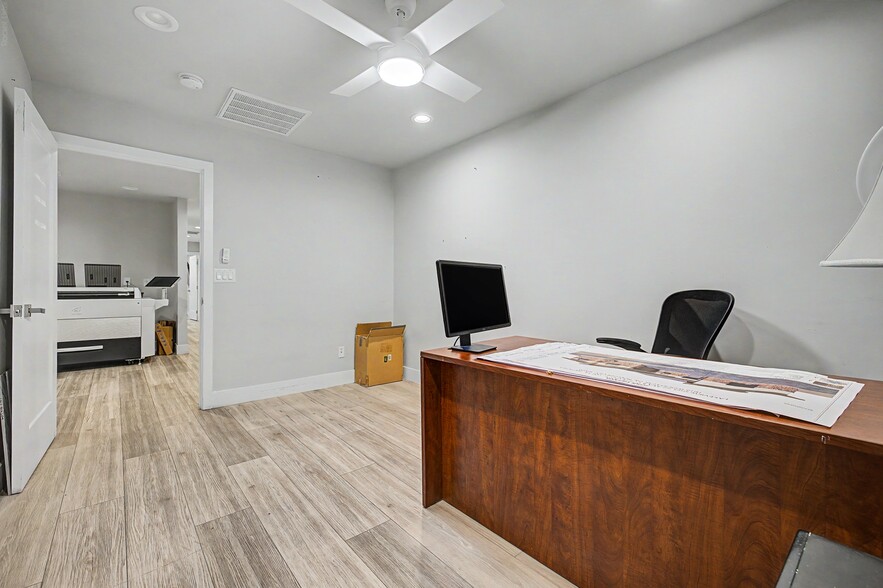 More Photos Of 6470 W Desert Inn Rd, Las Vegas Medical For Sale