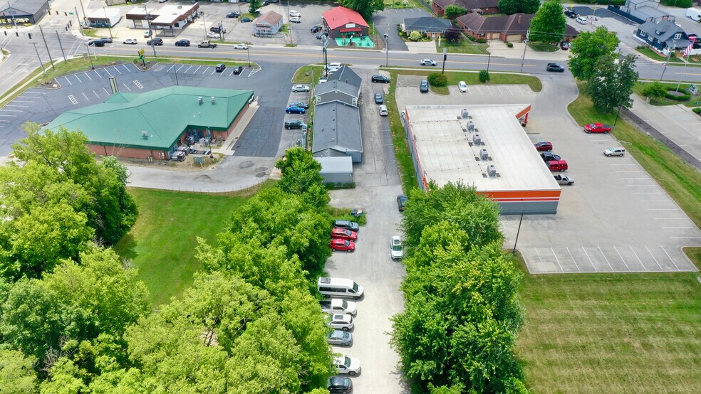 More Photos Of 516 E Main St, Brownsburg Office For Sale