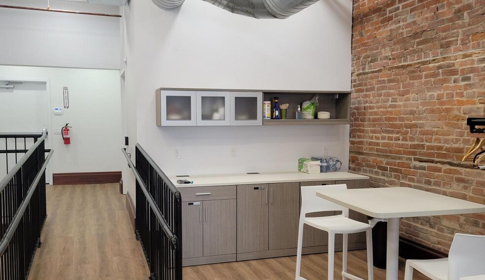More Photos Of 249-253 Front St, Belleville Apartments For Lease