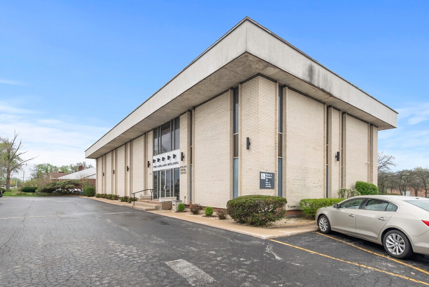 Primary Photo Of 500 Ashland Ave, Chicago Heights Medical For Sale