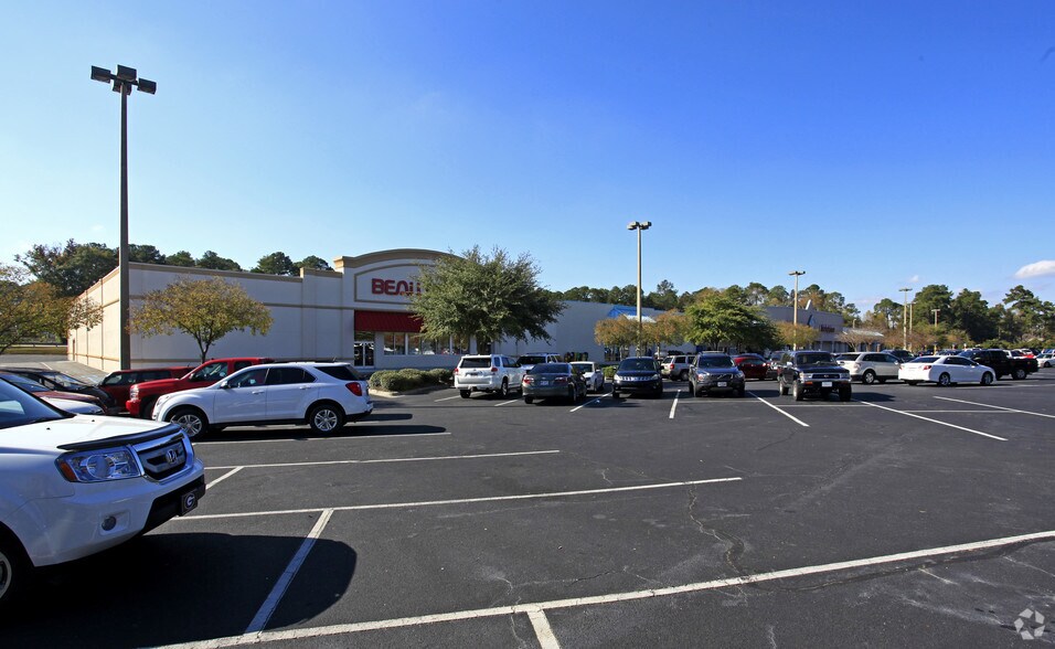 Primary Photo Of 3200 N Ashley St, Valdosta Unknown For Lease