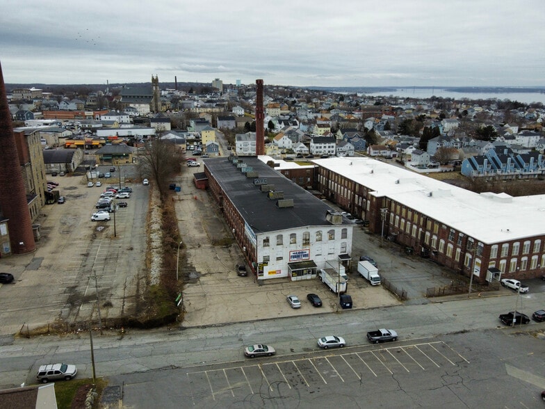 More Photos Of 460 Globe St, Fall River Showroom For Sale