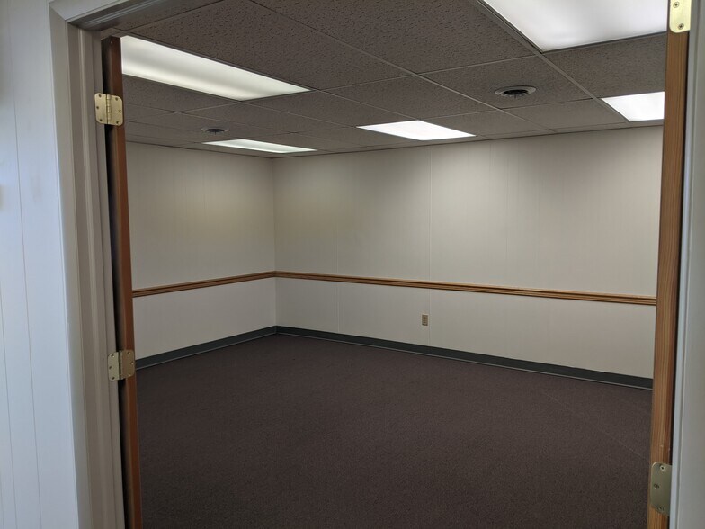 More Photos Of 2 W Park Ave, Dubois Office For Sale