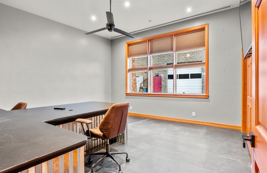 More Photos Of 738 Castleton Rd, Castle Rock Warehouse For Lease