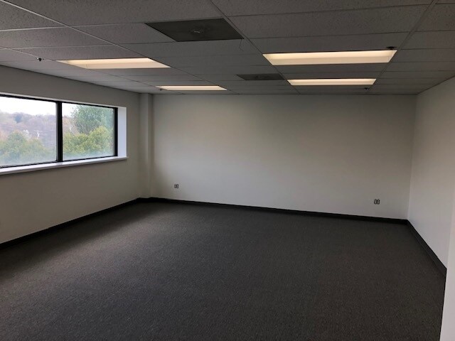 More Photos Of 45 Connair Rd, Orange Light Manufacturing For Lease