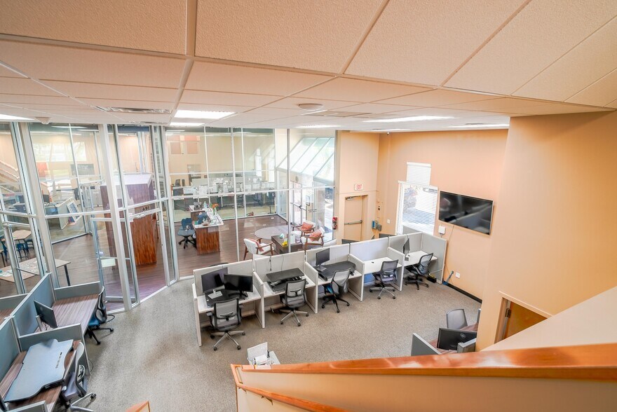 More Photos Of 1033 Dr Martin Luther King Jr St N, Saint Petersburg Medical For Sale