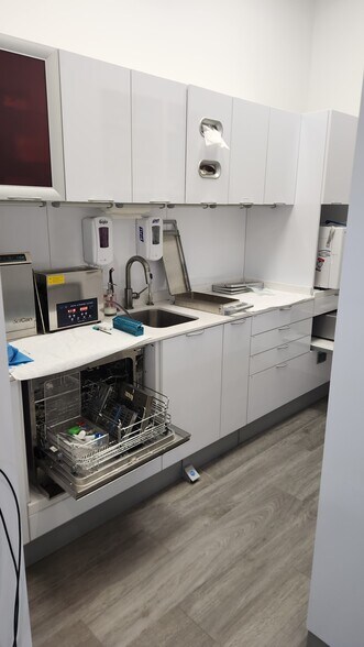 More Photos Of 20826 72 Av, Langley Healthcare For Sale