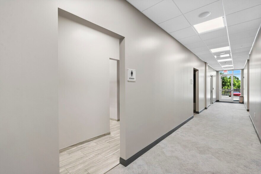 More Photos Of 1724 S Luster Ave, Springfield Office For Lease