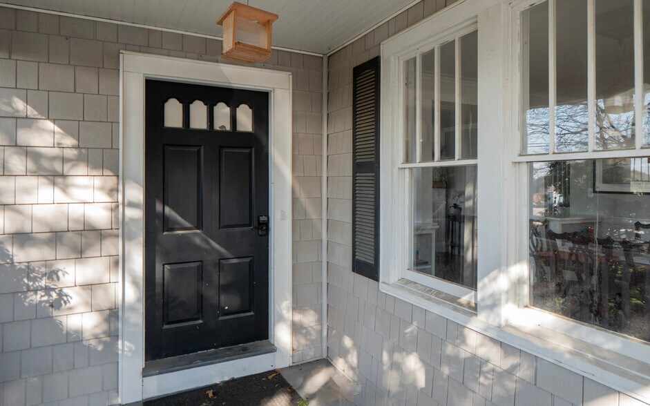 More Photos Of 999 Aquidneck Ave, Middletown Flex For Sale