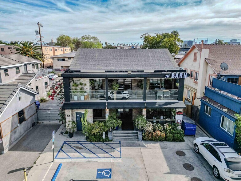 More Photos Of 228 S Oxford Ave, Los Angeles Restaurant For Sale