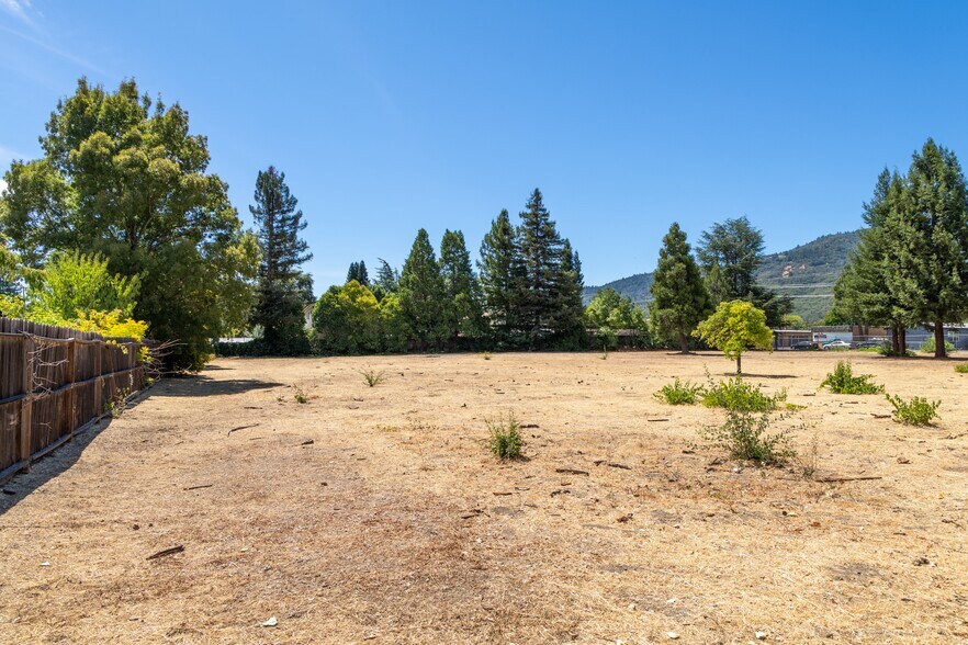More Photos Of 817 Waugh Ln, Ukiah Land For Sale