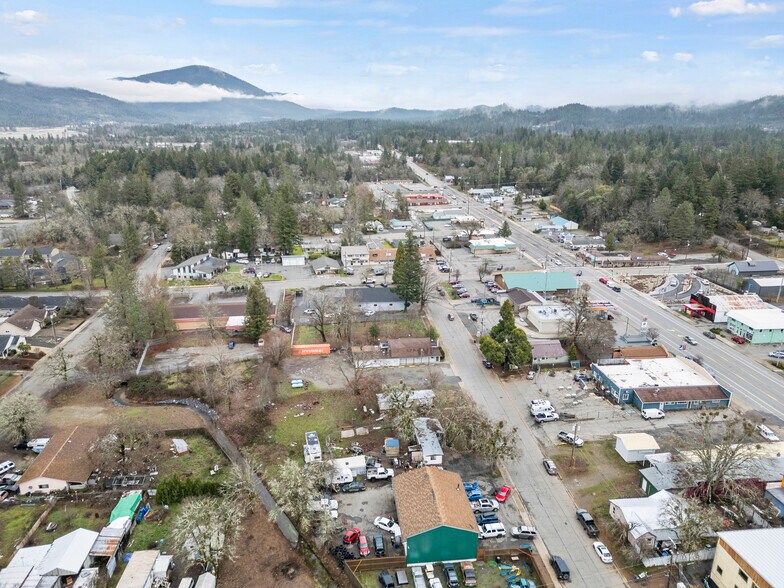 More Photos Of 120 S Hussey Ave, Cave Junction Specialty For Sale