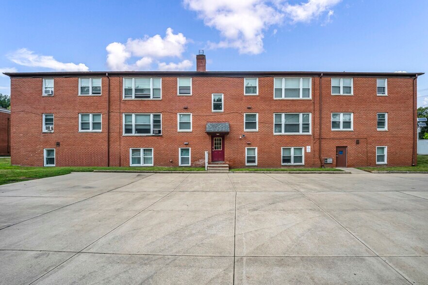 More Photos Of 885 S Green Rd, Cleveland Apartments For Sale