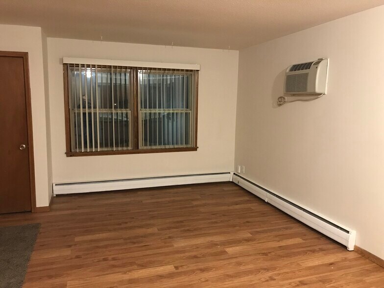 More Photos Of 2824 31st Ave S, Minneapolis Apartments For Sale