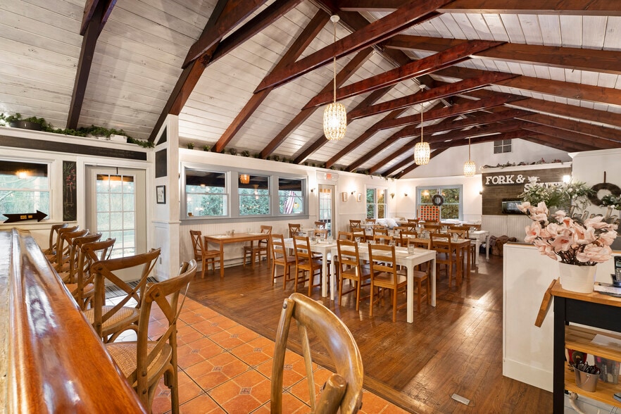 More Photos Of 412 Montauk Hwy, East Quogue Freestanding For Sale