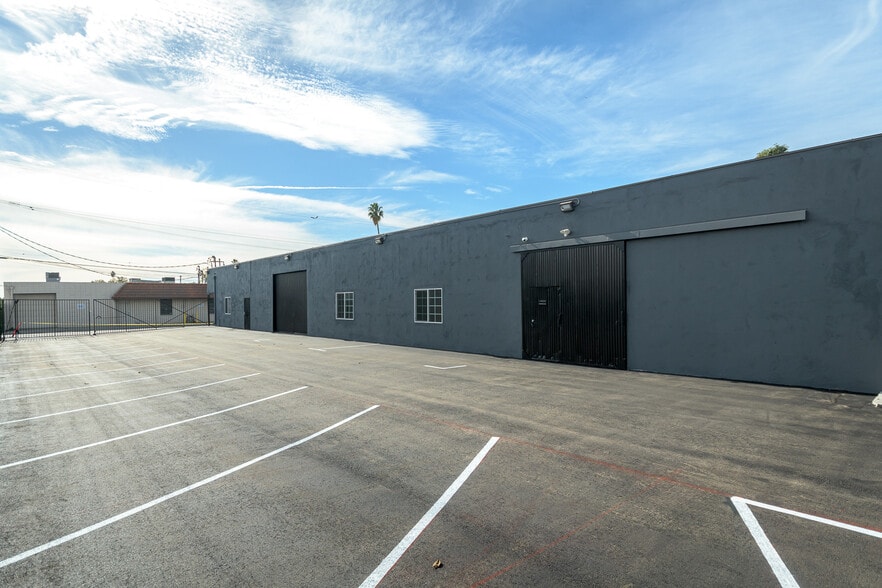More Photos Of 319 Agostino Rd, San Gabriel Manufacturing For Lease