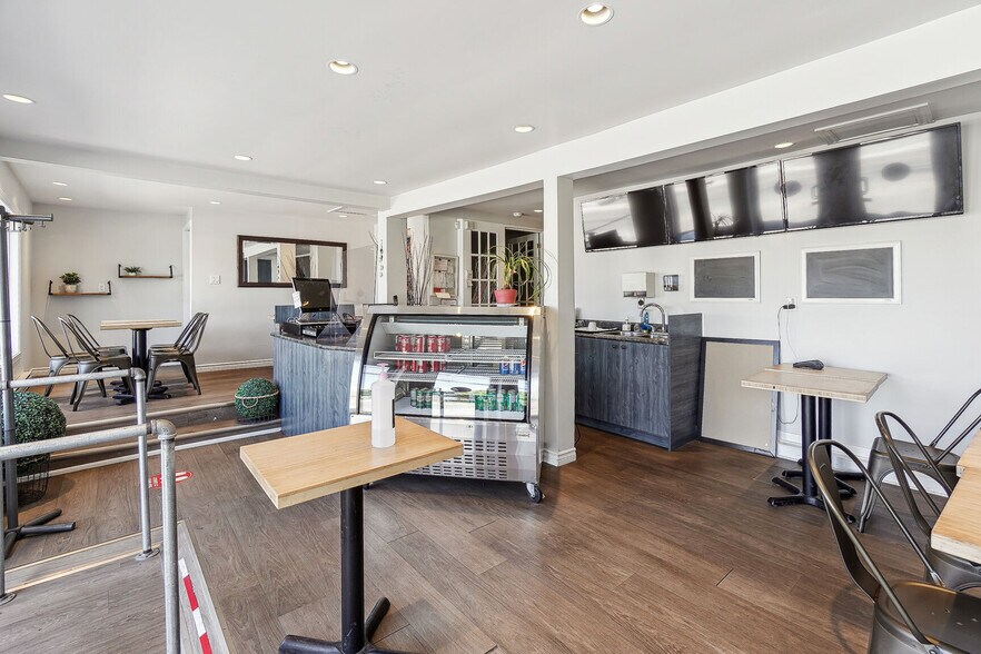 More Photos Of 536 Rue Principale, Laval Freestanding For Sale