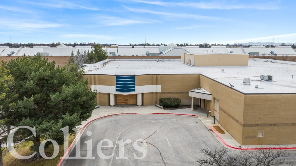 More Photos Of 460 N Milwaukee St, Boise Department Store For Sale