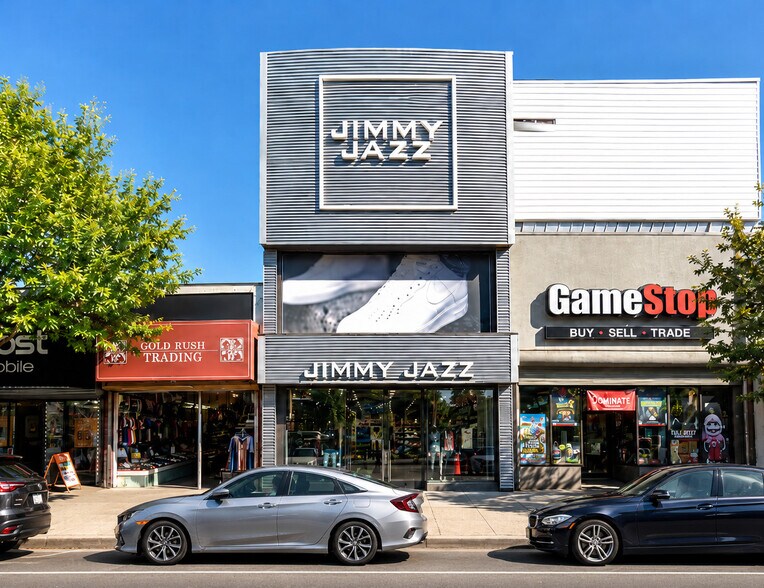 Primary Photo Of 36 Graham Ave, Brooklyn Storefront For Lease