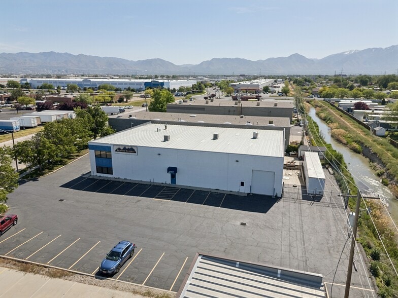 More Photos Of 3131 W Parkway Blvd, West Valley Warehouse For Sale