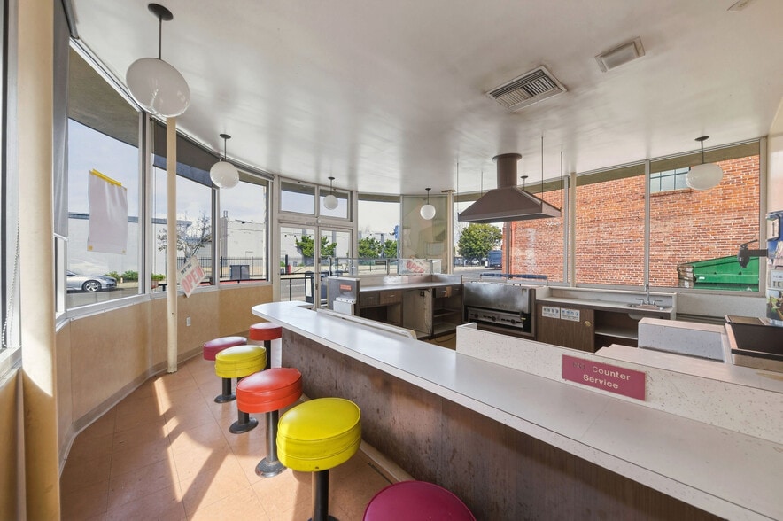 More Photos Of 951 C St, Hayward Fast Food For Sale