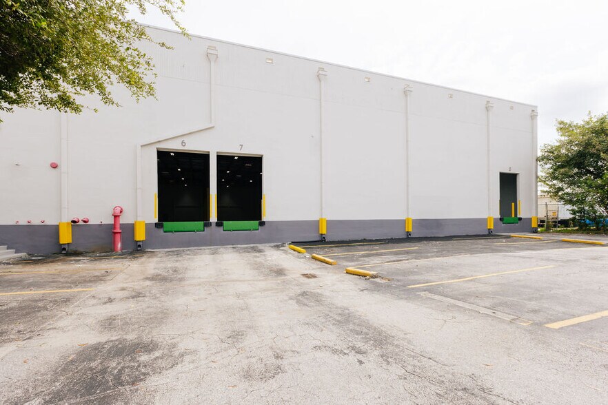 More Photos Of 2875 NW 77th Ave, Miami Warehouse For Lease