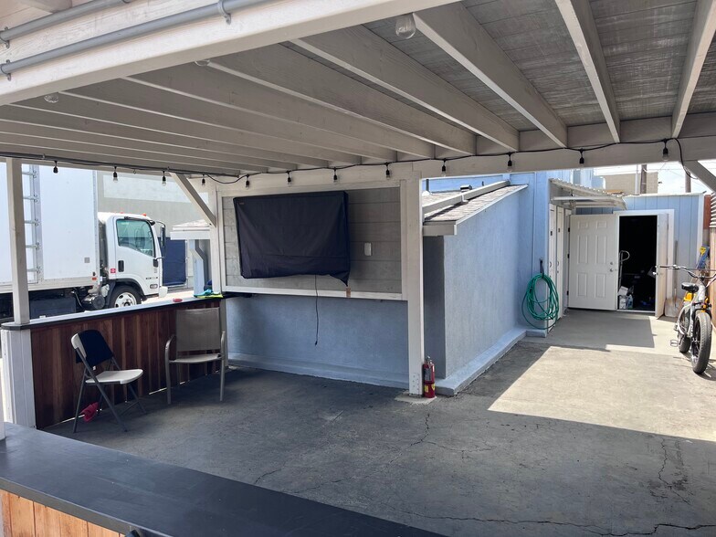 More Photos Of 10043 Artesia Pl, Bellflower Service For Lease