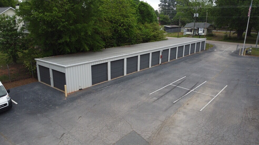 More Photos Of 2704-2706 S Main St, Concord Light Distribution For Sale