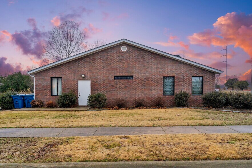 More Photos Of 1412 Se 14th St, Bentonville Medical For Lease