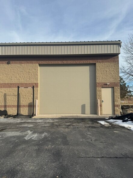 More Photos Of W5037 Amy Ave, Kaukauna Service For Lease