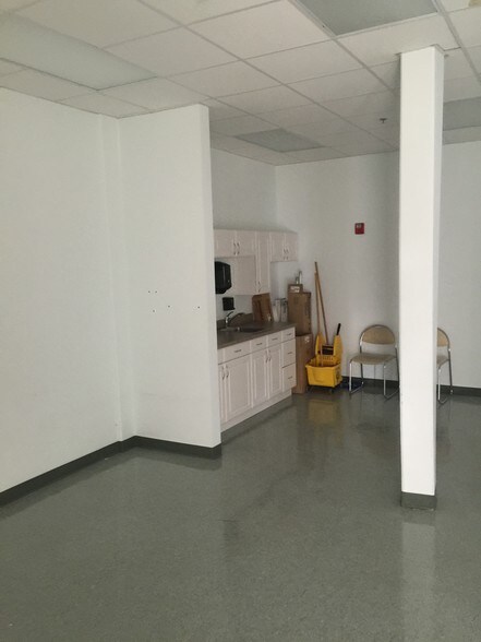 More Photos Of 134 Thurbers Ave, Providence Medical For Lease