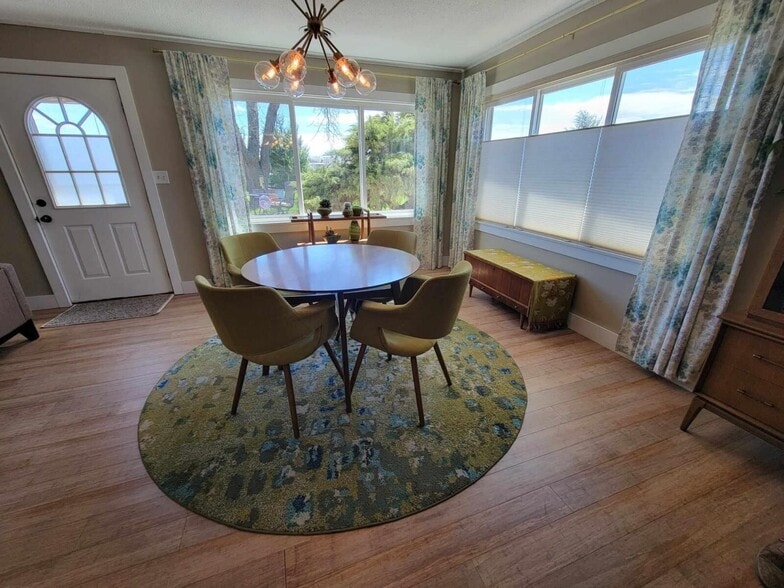 More Photos Of 1313 W Cherry St, Vermillion Hotel For Sale