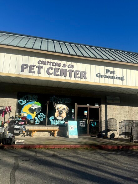 More Photos Of 11042 E Hwy 525, Clinton Storefront Retail Office For Lease