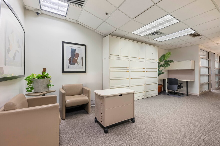 More Photos Of 160 W 86th St, New York Apartments For Sale