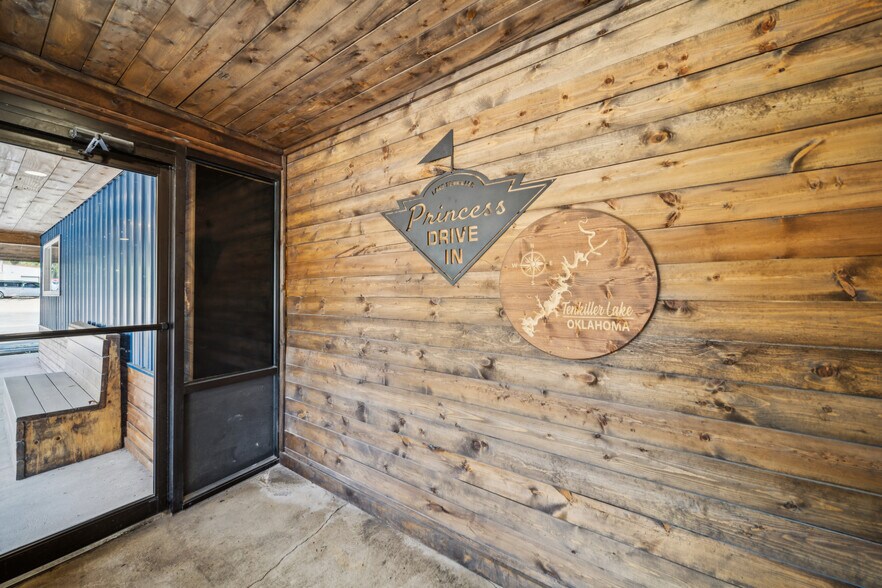 More Photos Of 29301 Hwy 82 Hwy, Park Hill Restaurant For Sale