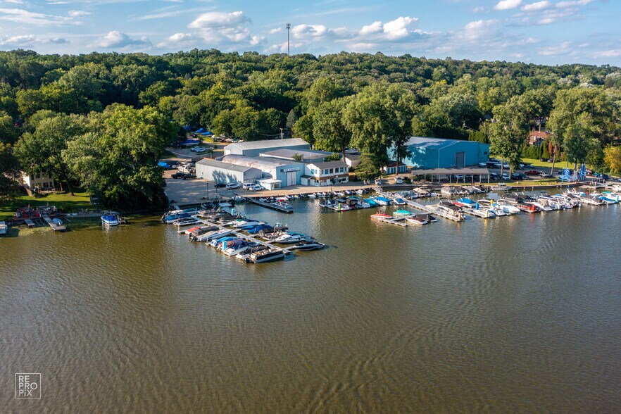 More Photos Of 811 N Harrison St, Algonquin Marina For Sale