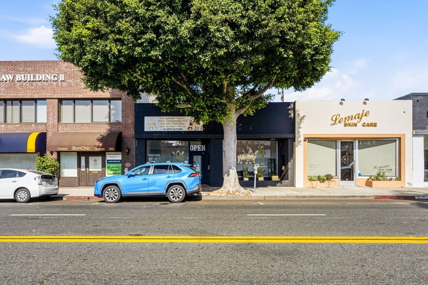 More Photos Of 351-353 S Robertson Blvd, Beverly Hills Storefront Retail Office For Lease