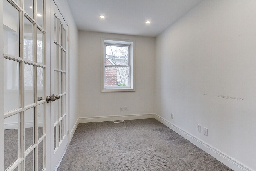 More Photos Of 187 Finch Ave W, Toronto Office Residential For Sale