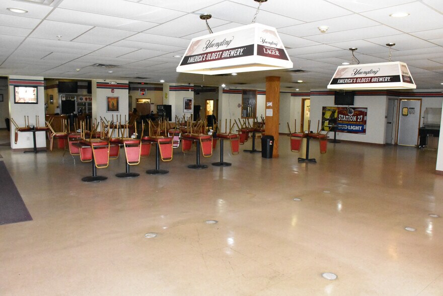 More Photos Of 18208 Cussewago Rd, Meadville Restaurant For Sale