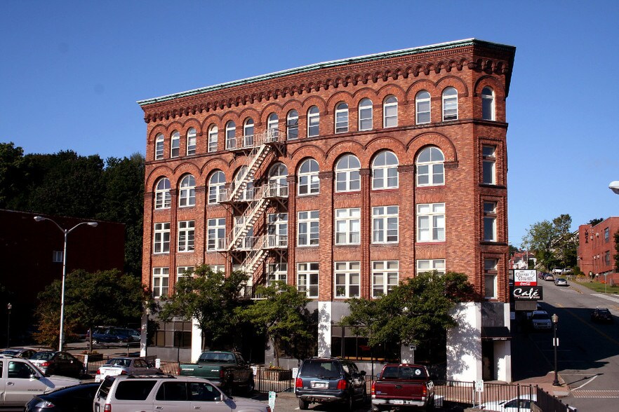 More Photos Of 15 Columbia St, Bangor Office Residential For Lease