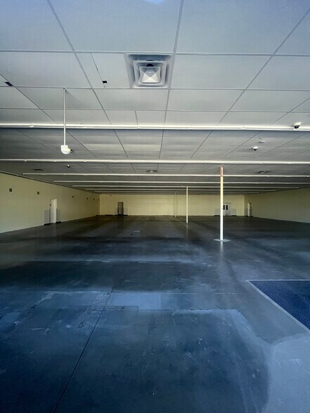 More Photos Of 5609 Mac Arthur Dr, North Little Rock Storefront For Lease