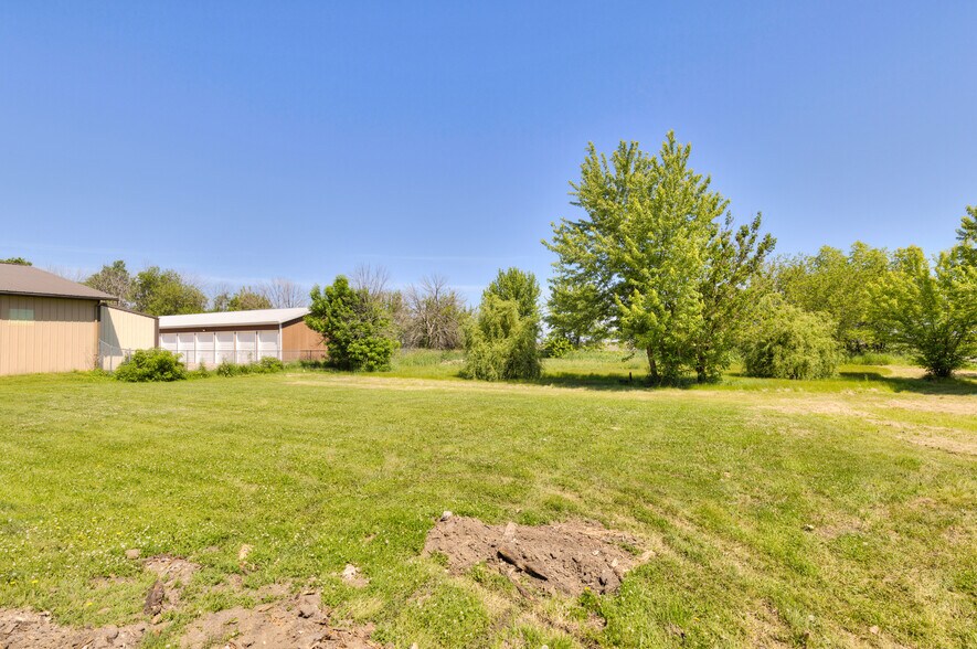 More Photos Of 1100 2nd St NE, Bondurant Industrial For Sale