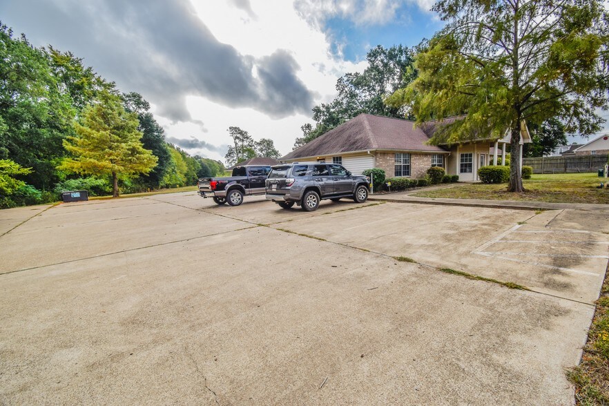 More Photos Of 511 N Northeast Loop 323, Tyler Office Residential For Lease