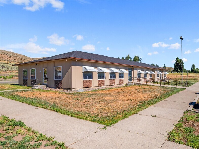More Photos Of 1050 S Bridge St, Baker City Office For Sale