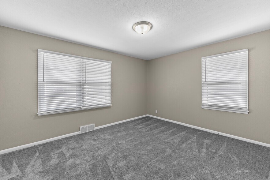 More Photos Of 2951 N 70th St, Lincoln Office For Sale