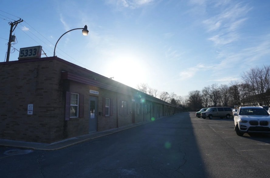 More Photos Of 5333 Secor Rd, Toledo Light Manufacturing For Lease