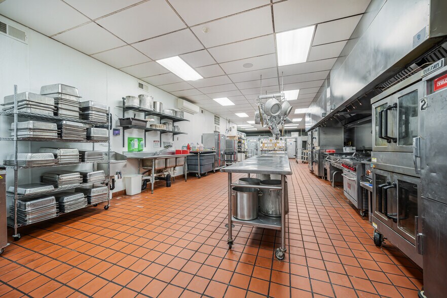 More Photos Of 3177 French Rd, De Pere Restaurant For Sale